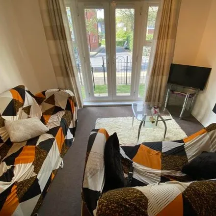 Image 2 - Hever Hall, Conisbrough Keep, Coventry, CV1 5PP, United Kingdom - Apartment for sale