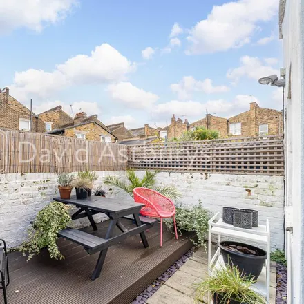 Rent this 2 bed apartment on Whewell Road in London, N19 4LS