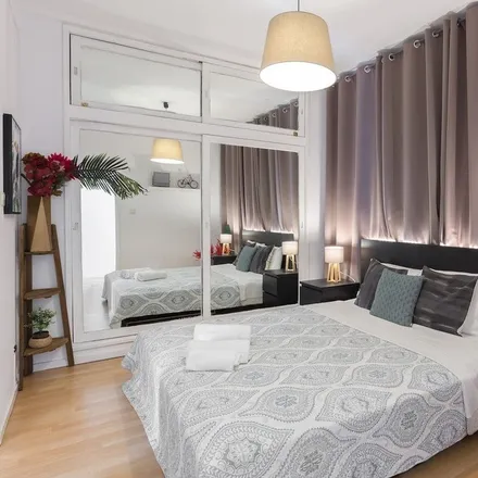 Rent this 2 bed apartment on Muamba in Rua do Alferes Malheiro, 4000-270 Porto