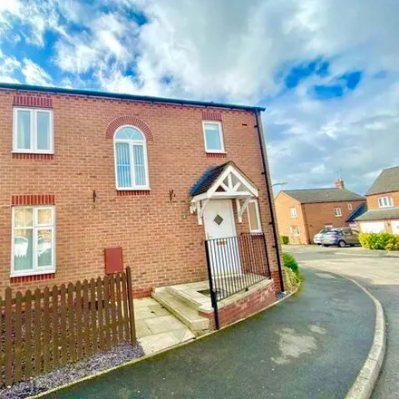 Rent this 3 bed house on Glovers Lane in Raunds, NN9 6TU