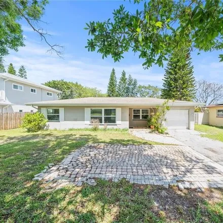Image 2 - 7051 Hibiscus Ave S, South Pasadena, Florida, 33707 - House for sale