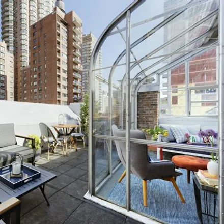 Image 1 - 338 East 78th Street, New York, NY 10075, USA - Apartment for sale