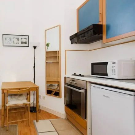 Rent this studio apartment on 40 West Cromwell Road in London, SW5 9QL