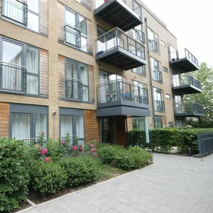 Rent this 2 bed room on 2 Kingsley Walk in Cambridge, CB5 8JX