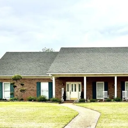 Image 1 - 694 Emerson Avenue, Greenwood, MS 38930, USA - House for sale