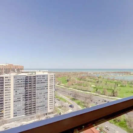 Image 3 - 3950 North Lake Shore Drive, Chicago, IL 60613, USA - Condo for sale