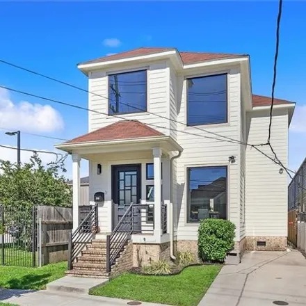 Rent this 4 bed house on 2915 Upperline Street in New Orleans, LA 70125