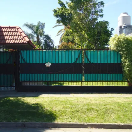 Buy this studio house on Bernardo Agulleiro 501 in Partido de Morón, El Palomar