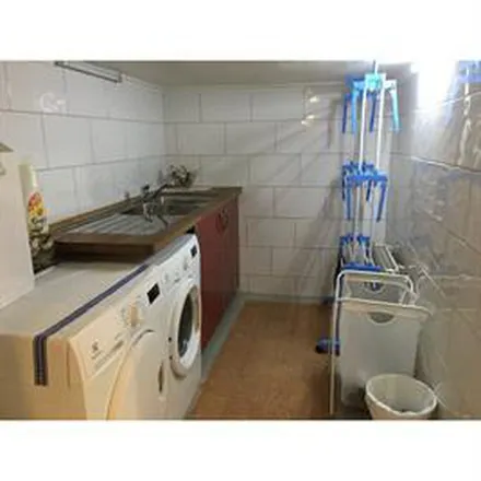 Rent this 6 bed apartment on Grändgatan in 507 31 Borås kommun, Sweden