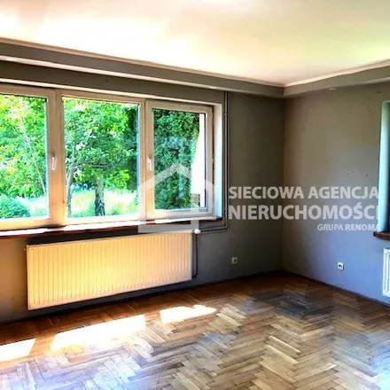 Rent this 6 bed house on Targ Drzewny 12/14 in 80-886 Gdansk, Poland