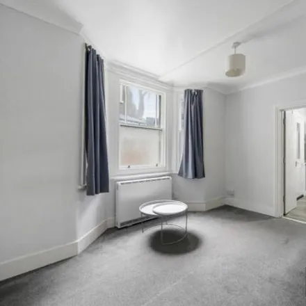 Image 2 - 182 Westcombe Hill, London, SE3 7DH, United Kingdom - Apartment for rent