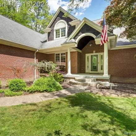 Image 5 - 1443 Avon Circle West, Rochester Hills, MI 48309, USA - House for sale