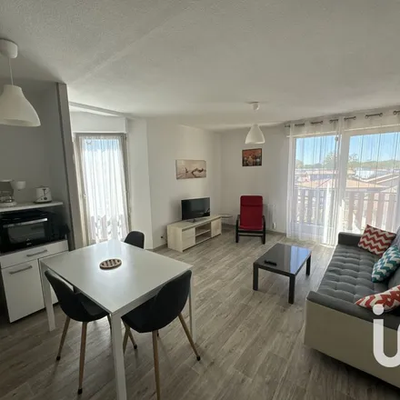 Rent this 2 bed apartment on 21 Cours Maréchal Foch in 40100 Dax, France