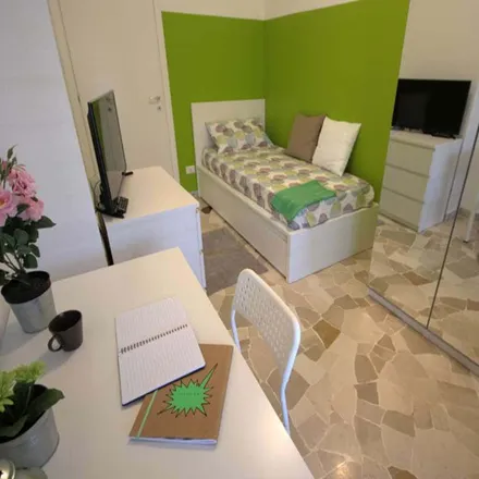 Rent this 9 bed room on Via Gaeta in 2, 20161 Milan MI