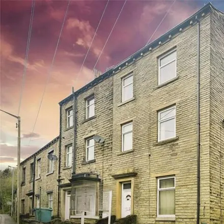 Rent this 3 bed house on Dale Street in Milnsbridge, HD3 4RU