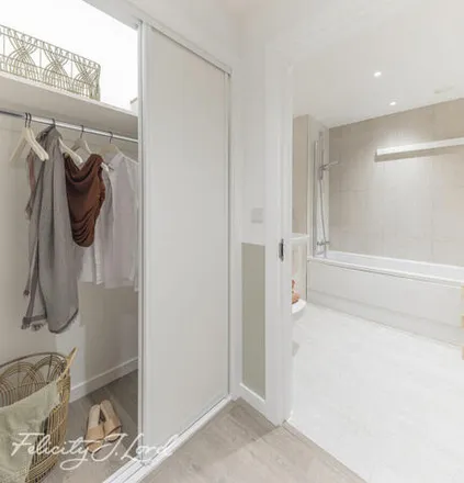 Buy this studio apartment on Sienna House in Macclesfield Road, London