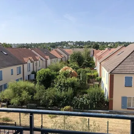 Rent this 3 bed apartment on 19 Allée des Caraïbes in 92500 Rueil-Malmaison, France