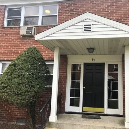 Rent this 1 bed apartment on 99 North Middletown Road in Pearl River, NY 10965