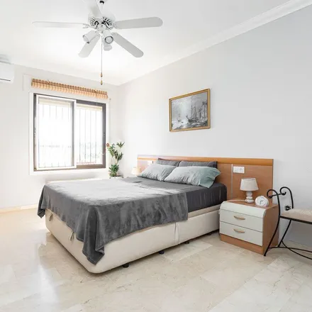 Rent this 4 bed apartment on Calle Sol del Faro in 98, 29649 Mijas