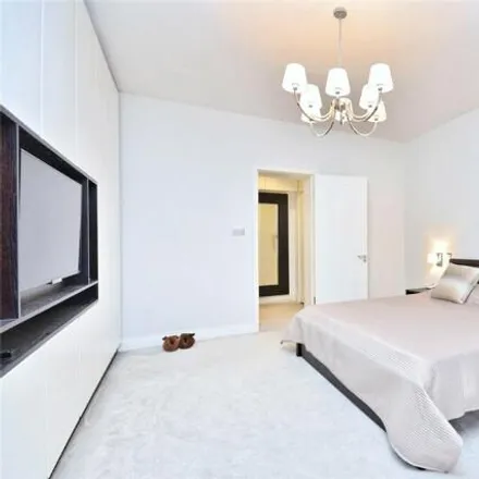 Image 3 - Abbey Court, Abbey Road, London, NW8 0AA, United Kingdom - Room for rent