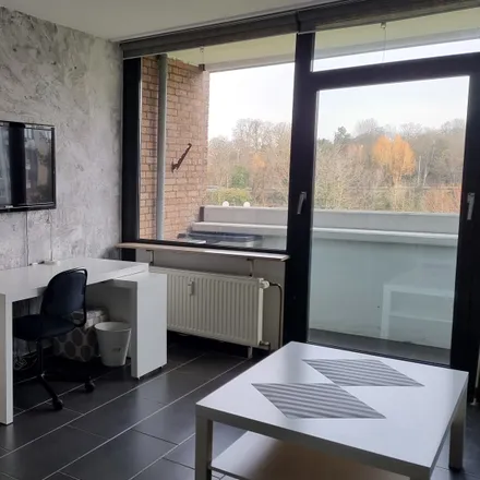 Rent this 2 bed apartment on Am Bonneshof 6 in 40474 Dusseldorf, Germany