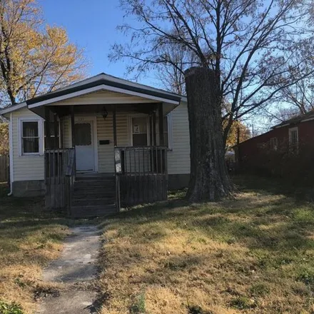 Buy this 2 bed house on 821 East 18th Street in Joplin, MO 64804