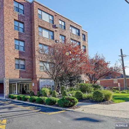 Rent this 1 bed condo on 275 Hoym Street in Fort Lee, NJ 07024