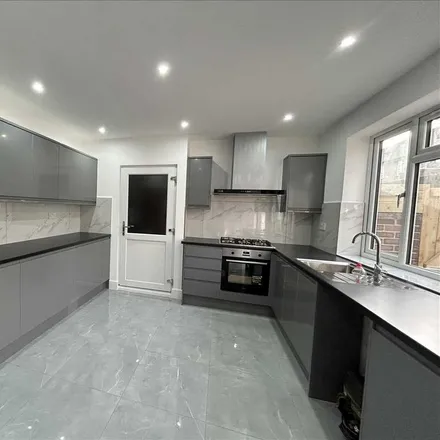 Rent this 5 bed townhouse on 5 Pollard Close in London, E16 1LG