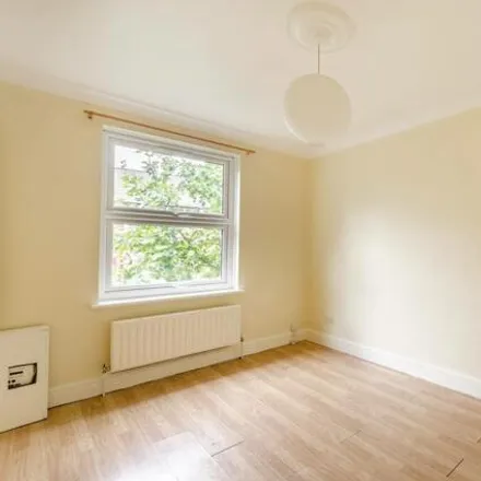 Image 2 - SMBS Foods, 75 Lordship Lane, London, SE22 8EP, United Kingdom - Apartment for rent