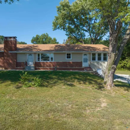 Buy this 3 bed house on 901 East Main Street in Warsaw, MO 65355