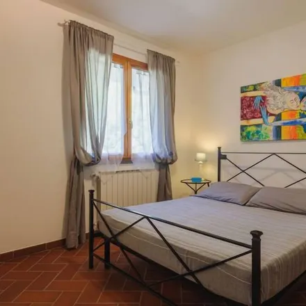 Image 5 - 54037 Massa MS, Italy - Apartment for rent