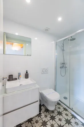 Rent this 1 bed apartment on Rua Câmara Pestana 580 in 4350-086 Porto, Portugal