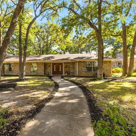 Buy this 3 bed house on 2905 Wentwood Drive in Grapevine, TX 76051