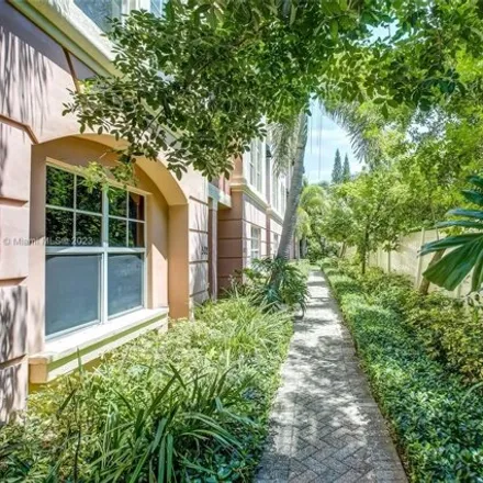 Image 4 - 1077 Northeast 17th Way, Fort Lauderdale, FL 33304, USA - Townhouse for sale