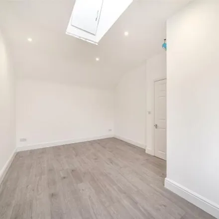 Image 5 - Pembroke Road, London, SE25 6PX, United Kingdom - Apartment for rent