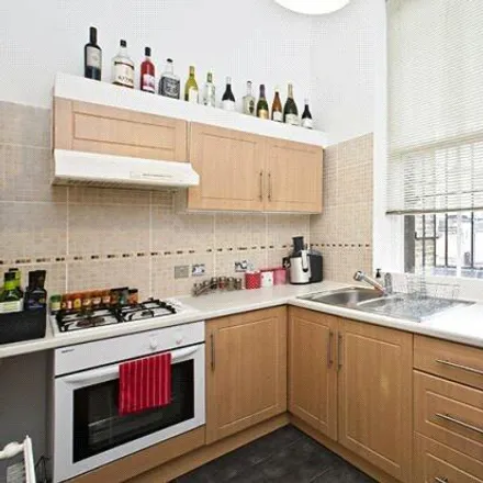 Image 3 - 149 Ladbroke Grove, London, W10 5NE, United Kingdom - Apartment for sale