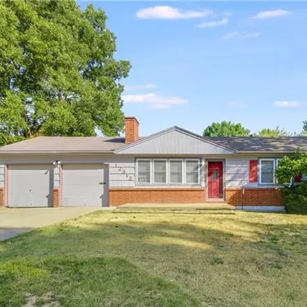 Buy this 3 bed house on 12312 East 53rd Street in Kansas City, MO 64133