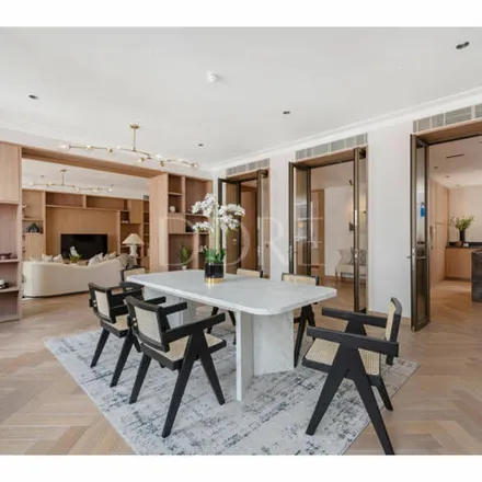 Rent this 3 bed room on Boodles in 6 Sloane Street, London