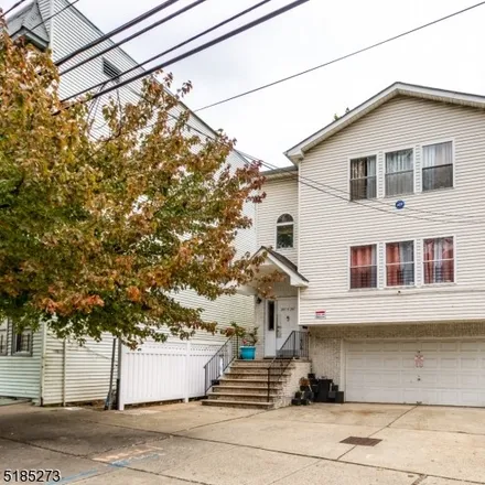 Buy this 9 bed townhouse on 912 Bergen Street in Newark, NJ 07112