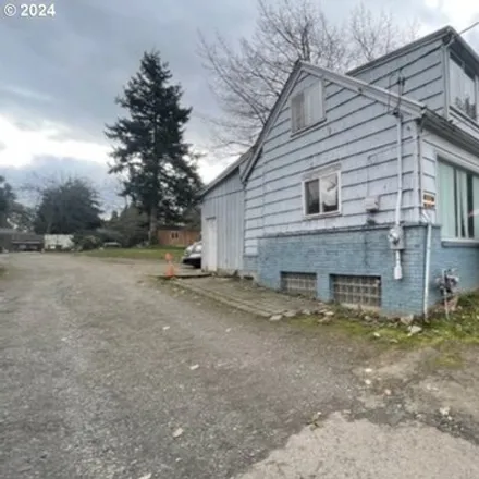Image 5 - 6026 Northeast Ainsworth Street, Portland, OR 97218, USA - House for sale