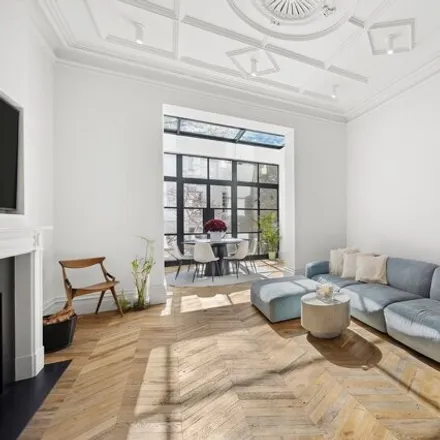 Image 4 - 172 East 71st Street, New York, NY 10021, USA - Townhouse for sale