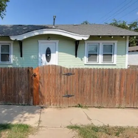 Buy this studio house on Southeast 13th Avenue in Amarillo, TX 79101