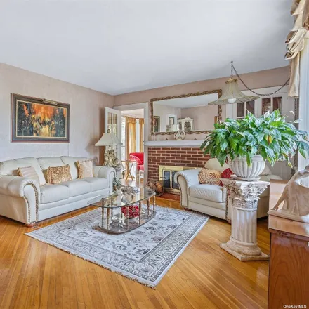 Image 3 - 104-12 188th Street, New York, NY 11412, USA - Townhouse for sale