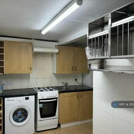 Image 4 - 1 Sycamore Avenue, London, W5 4LD, United Kingdom - Room for rent