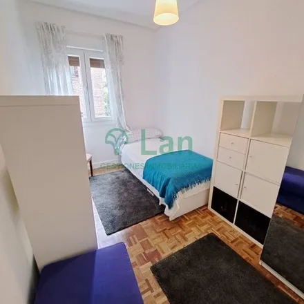 Rent this 2 bed apartment on Travesía Zabala / Zabalaren zekarkalea in 5, 48003 Bilbao