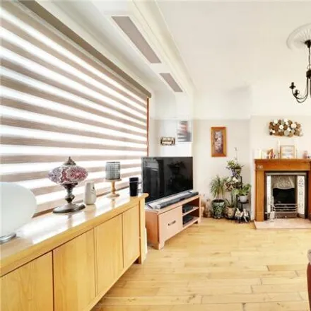 Image 3 - 34 St George's Road, Carterhatch, London, EN1 4TX, United Kingdom - House for sale