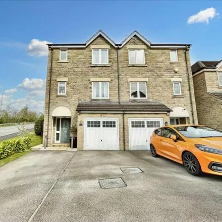 Buy this 4 bed duplex on Quarry Bank in Mansfield, NG18 4AT