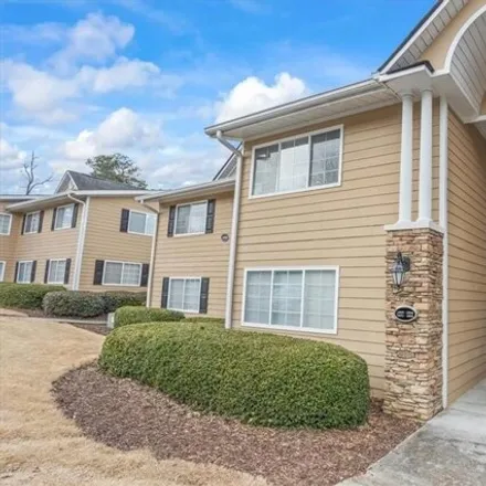 Image 4 - 2000 Regency Woods Drive, Brookhaven, GA 30319, USA - Condo for sale