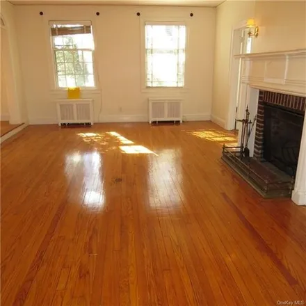 Image 7 - 351 West 245th Street, New York, NY 10471, USA - House for rent