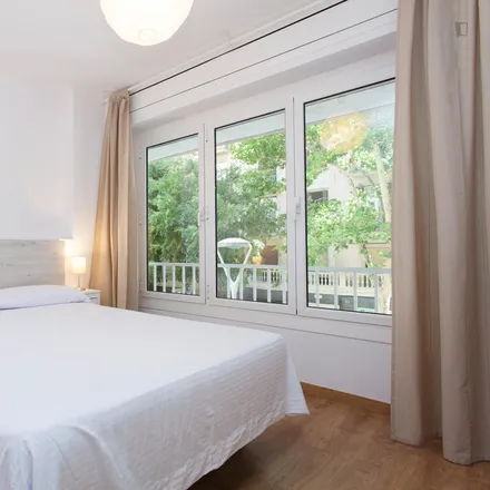 Rent this 3 bed apartment on Carrer de los Castillejos in 294, 08025 Barcelona